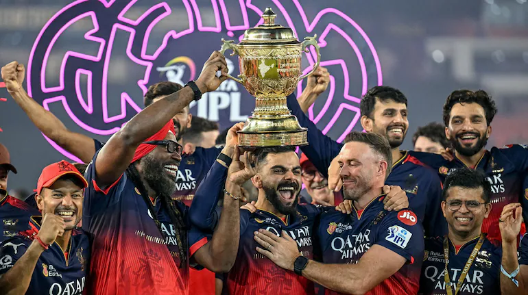 RCB 2025 Title Celebration Parade: Full Schedule, Route & Live Streaming Info